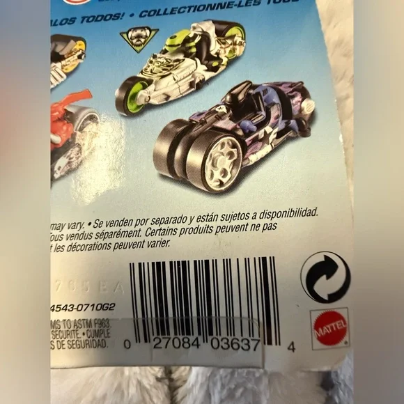 Hot Wheels V-Rogue Moto HW Cyborg Toy Motorcycle - Silver & Green - Picture 3 of 3